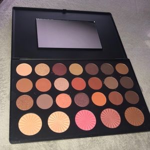 BRAND NEW “Burst of color palette” by Beauty Gems